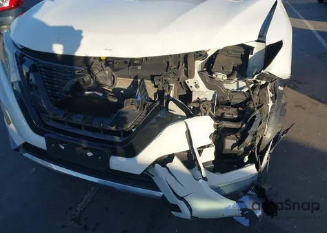 2017 Nissan Rogue S z USA, uszkodzony, nr VIN KNMAT2MV8HP565791